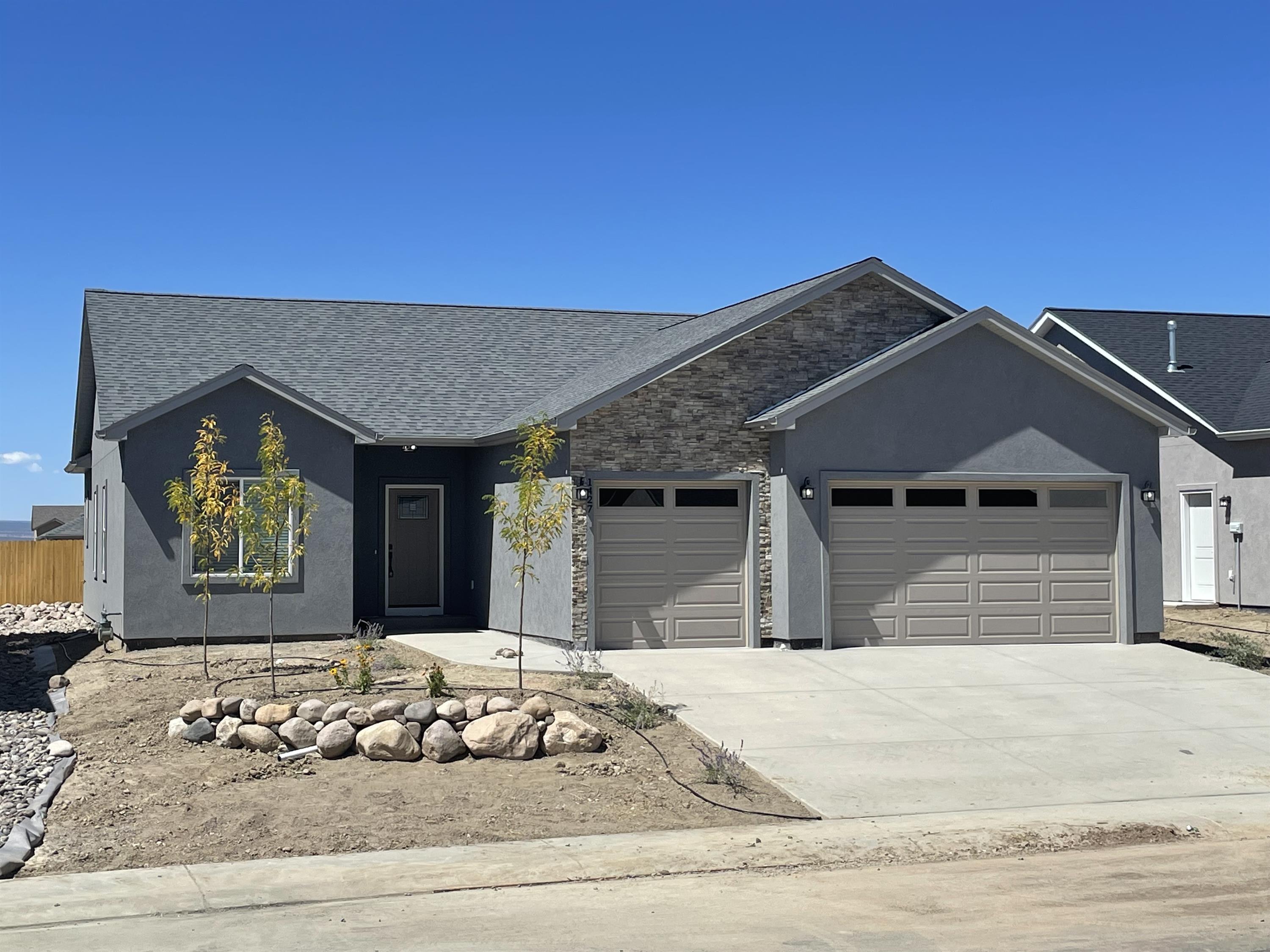 1427 Blue Creek Avenue