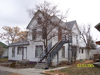 320/328 S 6th St. - 328-4