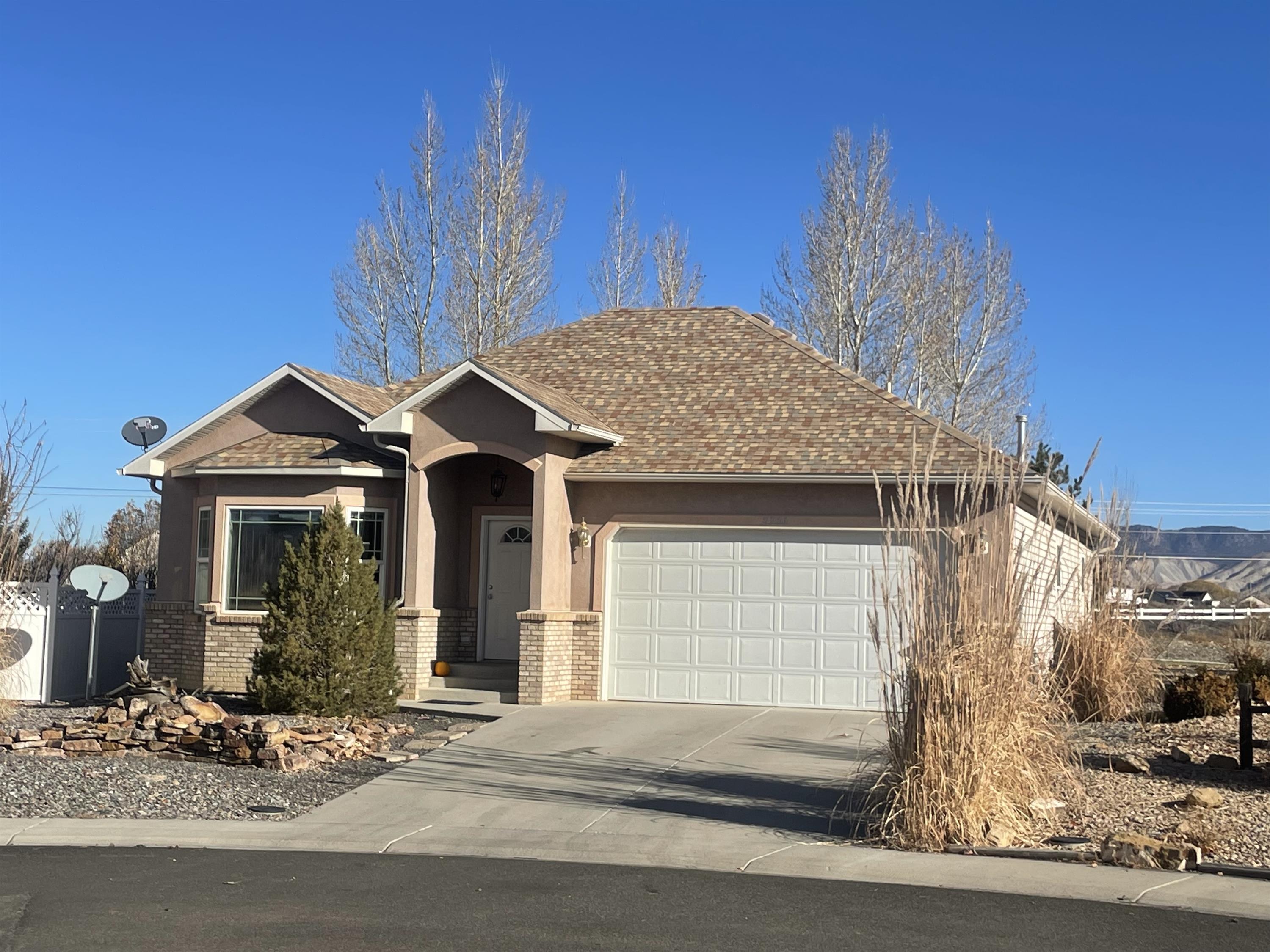 2300 Glen View Dr