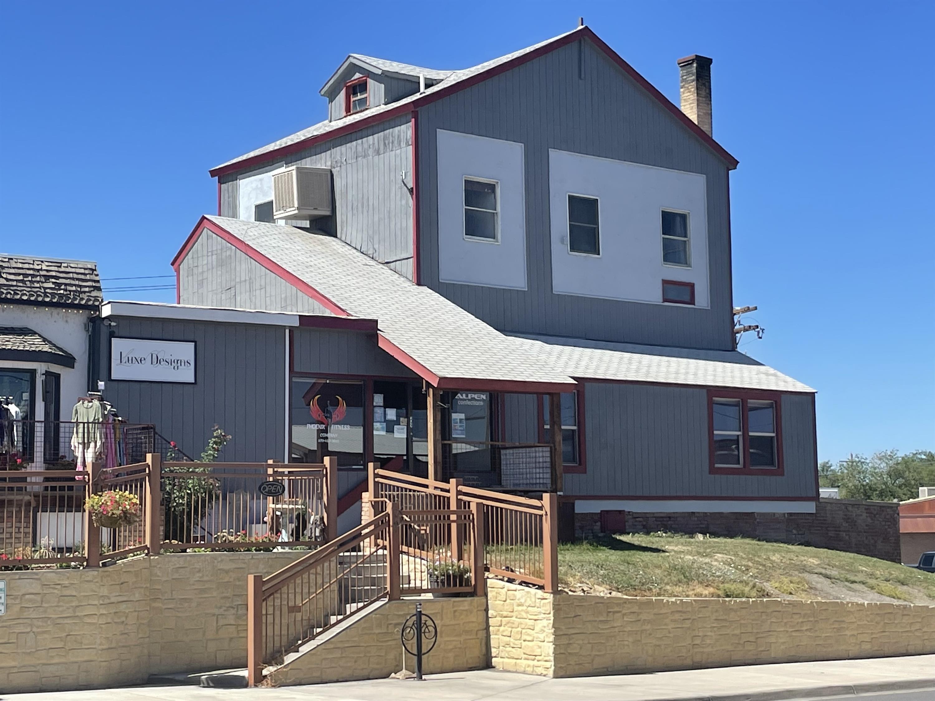 16 South Grand Avenue